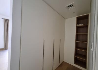 Spacious Layout  2BR  Vacant  Luxury Living