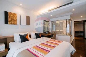 Pet Friendly Modern Duplex 3+1 bedrooms Apartment for rent in Thonglor