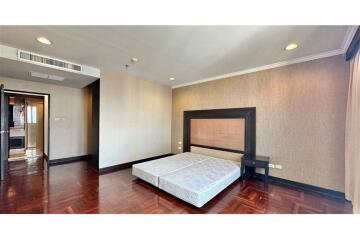 For Sale spacious 2 bedrooms on high floor@Lake Green