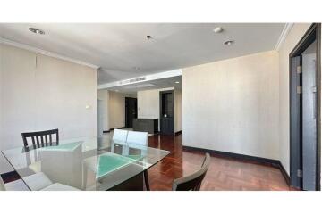 For Sale spacious 2 bedrooms on high floor@Lake Green