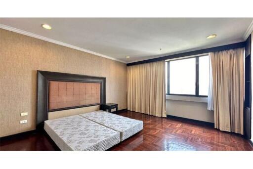 For Sale spacious 2 bedrooms on high floor@Lake Green