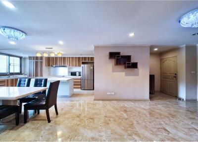 For Sale 3BR Condo in Central Bangkok - D.S. Tower 2"