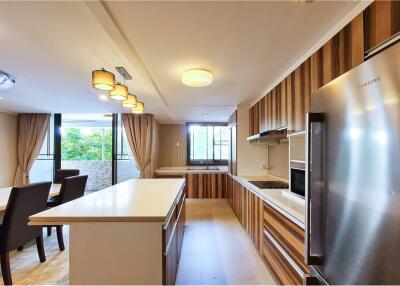 For Sale 3BR Condo in Central Bangkok - D.S. Tower 2"