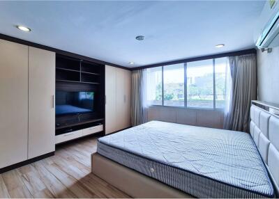 For Sale 3BR Condo in Central Bangkok - D.S. Tower 2"