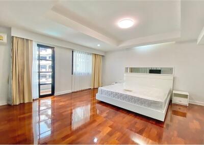 Apartment 3 Beds For Rent BTS Nana Station