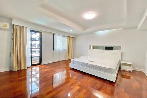 Apartment 3 Beds For Rent BTS Nana Station