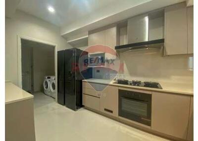 3 bed room for rent BTS Ekkamai sukhumvit 63