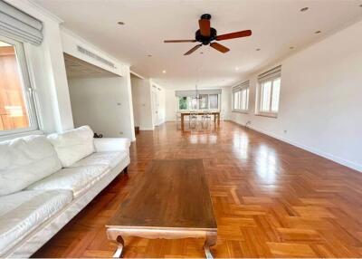 Spacious 3+1 Bedroom Townhouse for Rent in Sukhumvit Phrom Phong