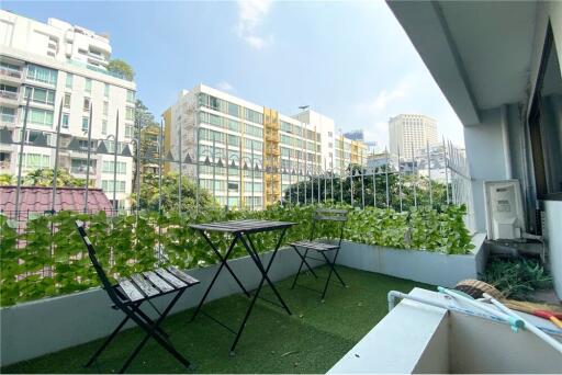 Pet-Friendly Paradise! 2 BR Apartment with Balcony in Sukhumvit Soi 8