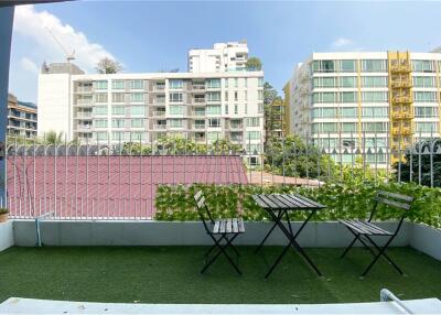 Pet-Friendly Paradise! 2 BR Apartment with Balcony in Sukhumvit Soi 8