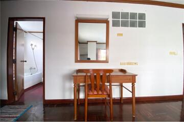 Pet-Friendly Paradise! 2 BR Apartment with Balcony in Sukhumvit Soi 8