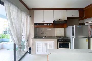 Pet-Friendly Paradise! 2 BR Apartment with Balcony in Sukhumvit Soi 8