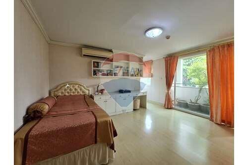 Homey Pet-Friendly Condo Phromphong with 4 Balcony