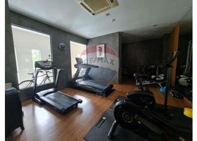 Homey Pet-Friendly Condo Phromphong with 4 Balcony