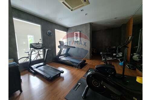 Homey Pet-Friendly Condo Phromphong with 4 Balcony