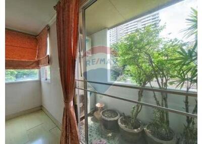 Homey Pet-Friendly Condo Phromphong with 4 Balcony