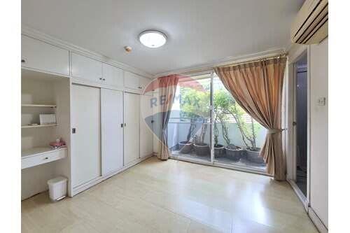 Homey Pet-Friendly Condo Phromphong with 4 Balcony