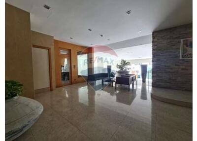 Homey Pet-Friendly Condo Phromphong with 4 Balcony