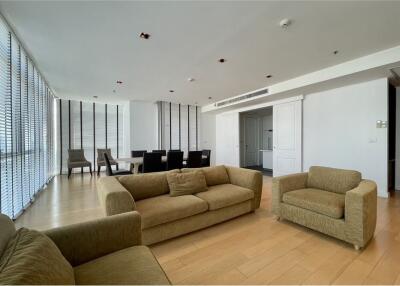 For Rent 3-Bed Condo at Athenee Residence, Bangkok