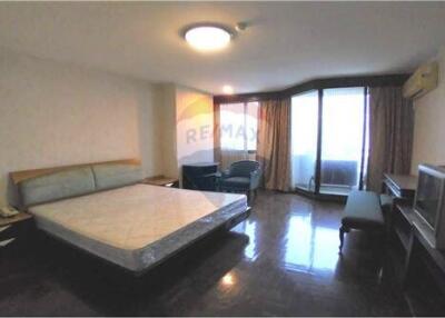 CHEAP SPACIOUS 2 BEDROOM SUKHUMVIT16 SALE