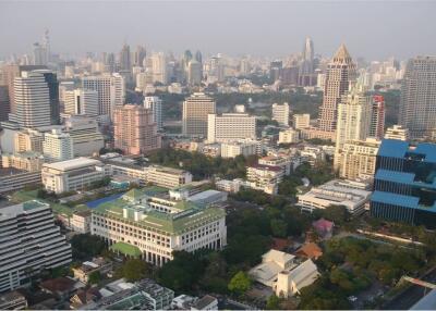 Living at The Met Condominium, Sathorn - High Floor with Stunning City Views