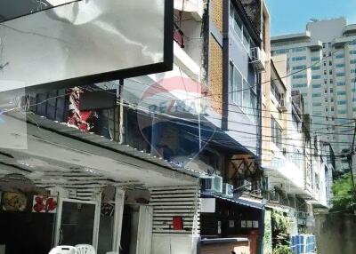 For sale hot price in prime location Nana Sukhumvit 11