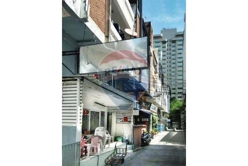 For sale hot price in prime location Nana Sukhumvit 11