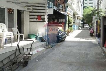 For sale hot price in prime location Nana Sukhumvit 11