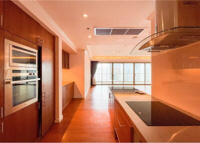 For Rent: Newly Renovated 2-Bedroom Unit with City View at The Lakes