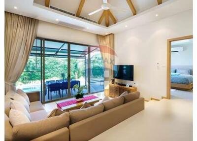 Trichada Tropical, luxury Bangtao, Phuket Villa, UWC Thailand