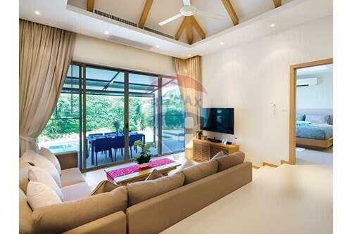 Trichada Tropical, luxury Bangtao, Phuket Villa, UWC Thailand