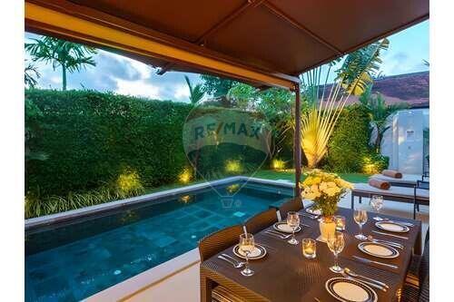 Trichada Tropical, luxury Bangtao, Phuket Villa, UWC Thailand