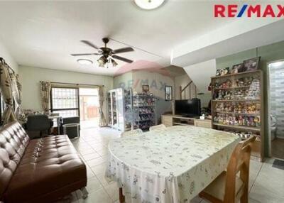 96 Sqm., 3 Beds Townhouse listed for ฿ 1,600,000.