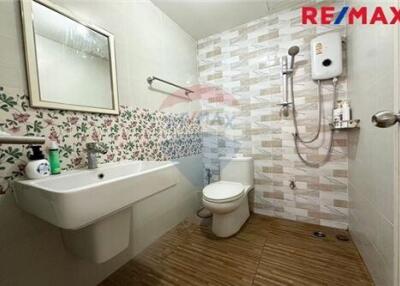 96 Sqm., 3 Beds Townhouse listed for ฿ 1,600,000.