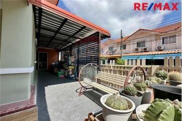 96 Sqm., 3 Beds Townhouse listed for ฿ 1,600,000.