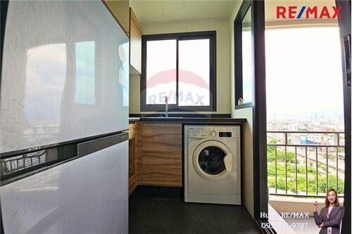 33 Sqm., 1 Bed Condo listed for ฿ 3,150,000.