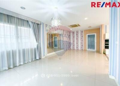 305 Sqm., 4 Beds Townhouse listed for ฿ 12,900,000.