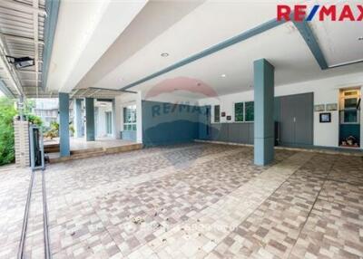 305 Sqm., 4 Beds Townhouse listed for ฿ 12,900,000.