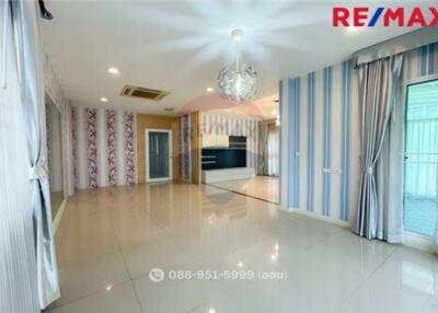 305 Sqm., 4 Beds Townhouse listed for ฿ 12,900,000.