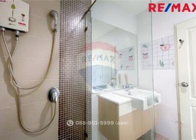 305 Sqm., 4 Beds Townhouse listed for ฿ 12,900,000.