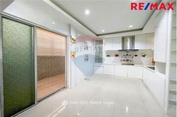 305 Sqm., 4 Beds Townhouse listed for ฿ 12,900,000.