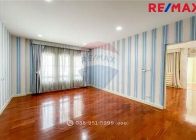 305 Sqm., 4 Beds Townhouse listed for ฿ 12,900,000.