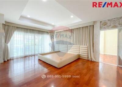 305 Sqm., 4 Beds Townhouse listed for ฿ 12,900,000.