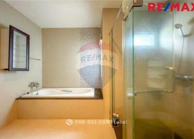 305 Sqm., 4 Beds Townhouse listed for ฿ 12,900,000.