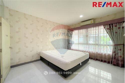 305 Sqm., 4 Beds Townhouse listed for ฿ 12,900,000.