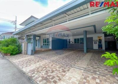 305 Sqm., 4 Beds Townhouse listed for ฿ 12,900,000.