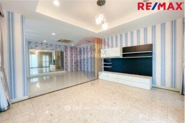 305 Sqm., 4 Beds Townhouse listed for ฿ 12,900,000.