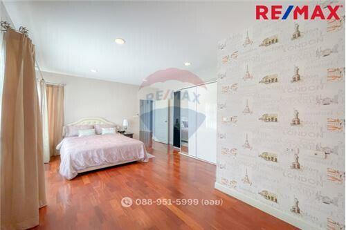 305 Sqm., 4 Beds Townhouse listed for ฿ 12,900,000.