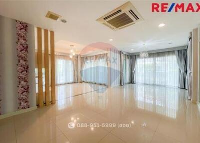 305 Sqm., 4 Beds Townhouse listed for ฿ 12,900,000.