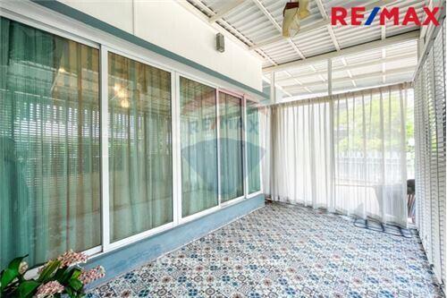 305 Sqm., 4 Beds Townhouse listed for ฿ 12,900,000.